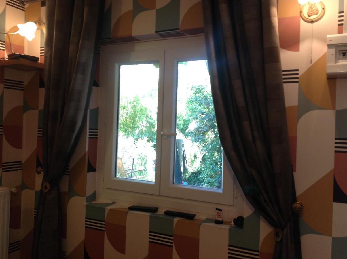 A L'Ombre Du Cedre Hotel Hyeres Bagian luar foto