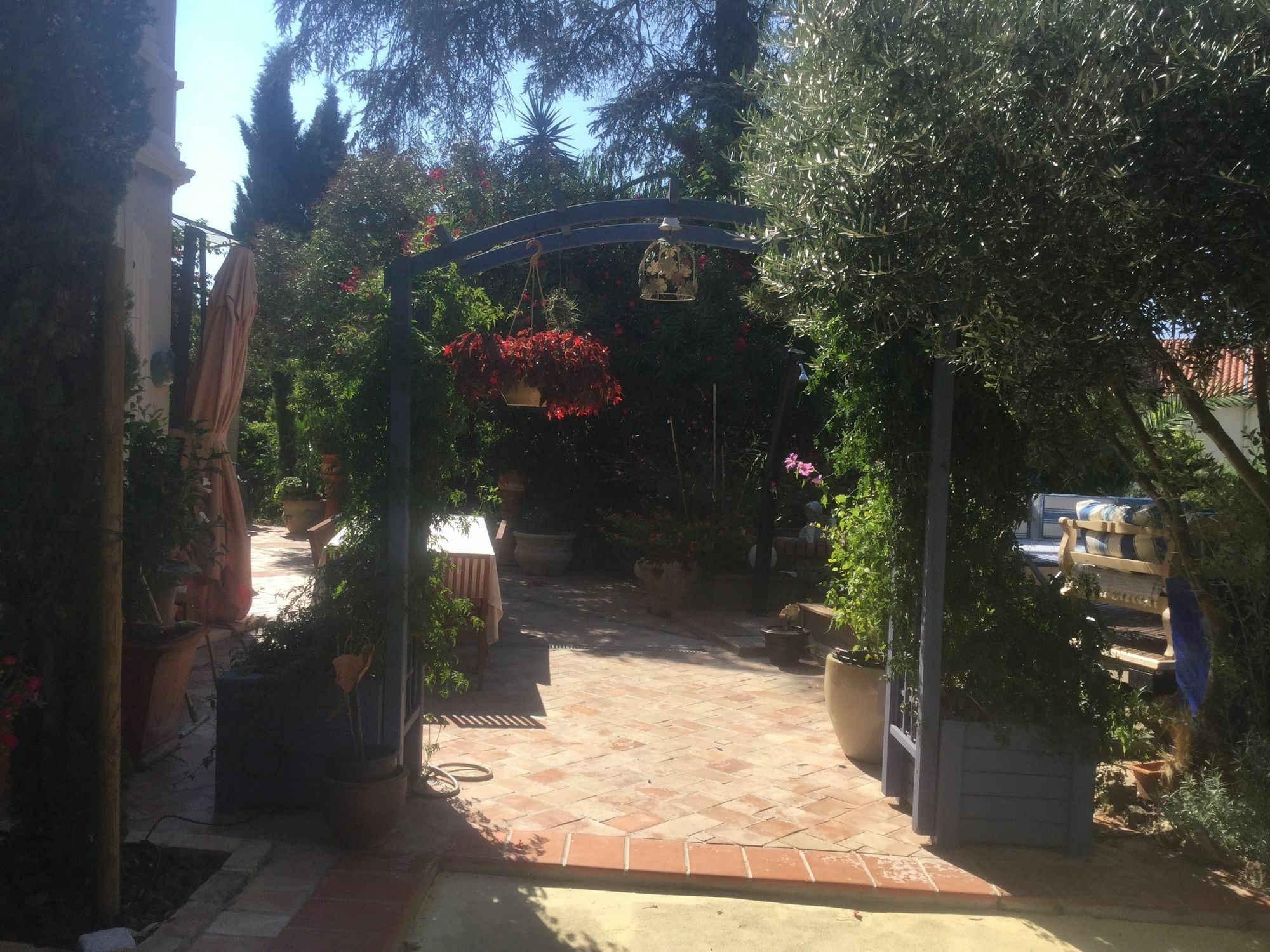 A L'Ombre Du Cedre Hotel Hyeres Bagian luar foto