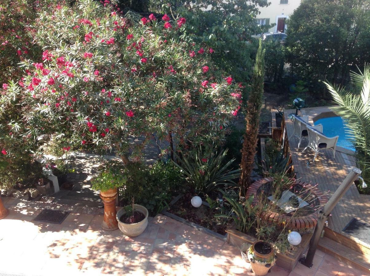 A L'Ombre Du Cedre Hotel Hyeres Bagian luar foto