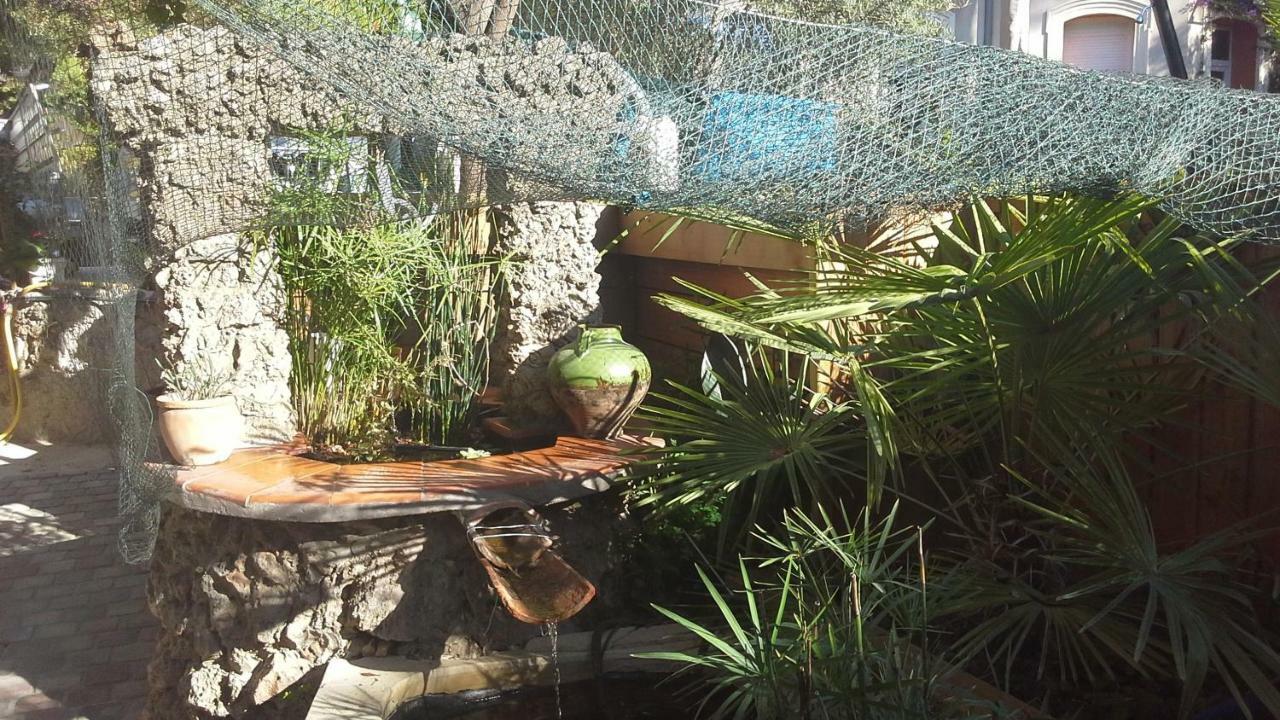 A L'Ombre Du Cedre Hotel Hyeres Bagian luar foto
